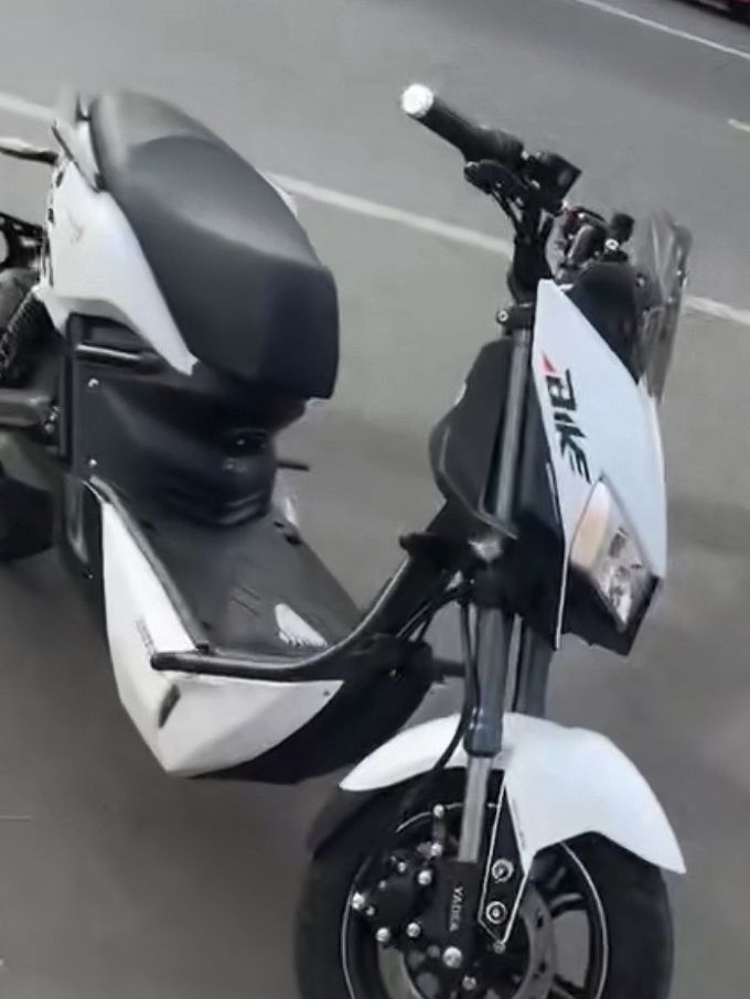 雅迪摩托车整车