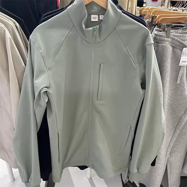 弹力多口袋？Gap 2025春季新款运动上衣真香吗？