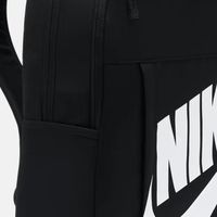 Nike双肩包：多功能收纳设计
