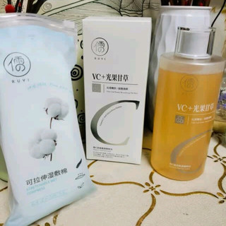 儒意VC爽肤水500ml：以「黄金VC浓度+科学配方」重塑透亮紧致肌
