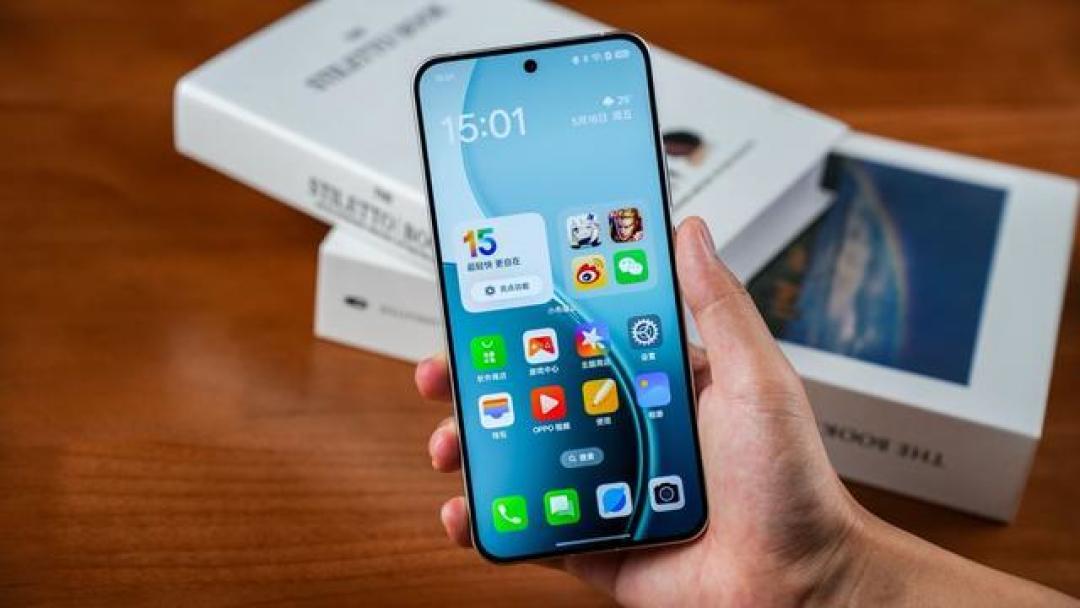 OPPO Reno14 Pro首发评测:人鱼姬配色惊艳,全焦段影像+1.5K直屏体验升级
