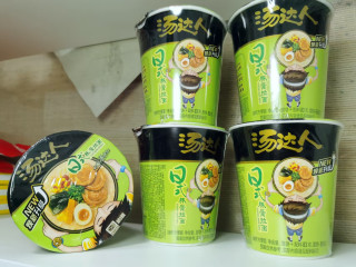 汤达人豚骨拉面：方便面中的经典