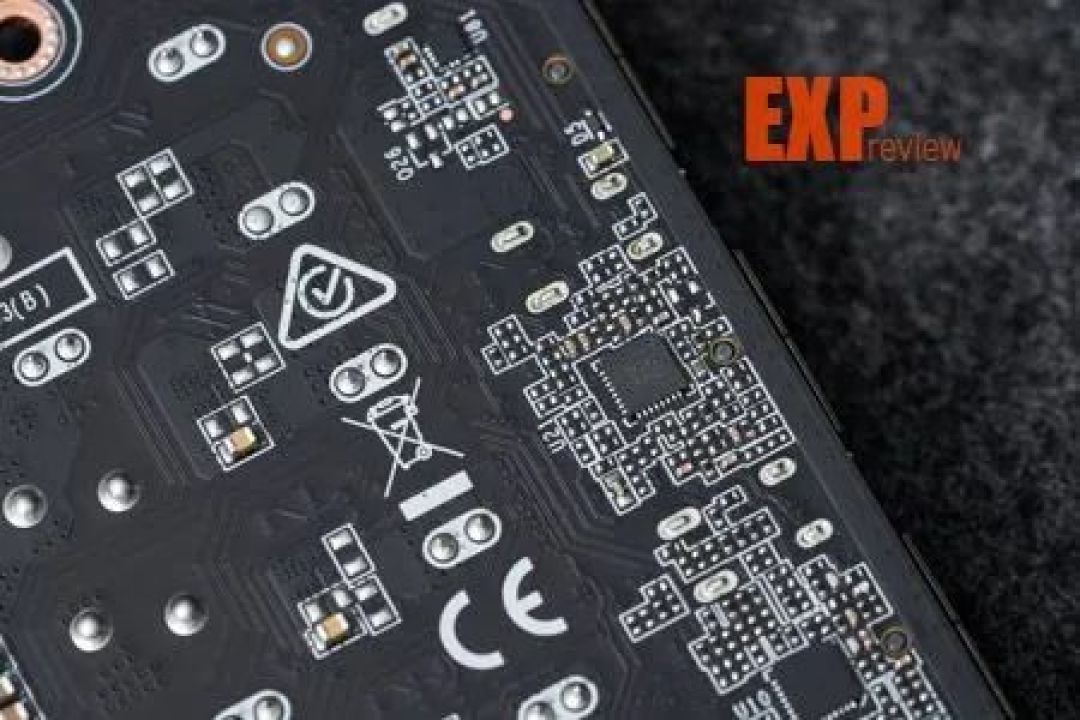 索泰RTX 5060 8GB XGAMING OC显卡评测：融合潮流元素，高效散热设计