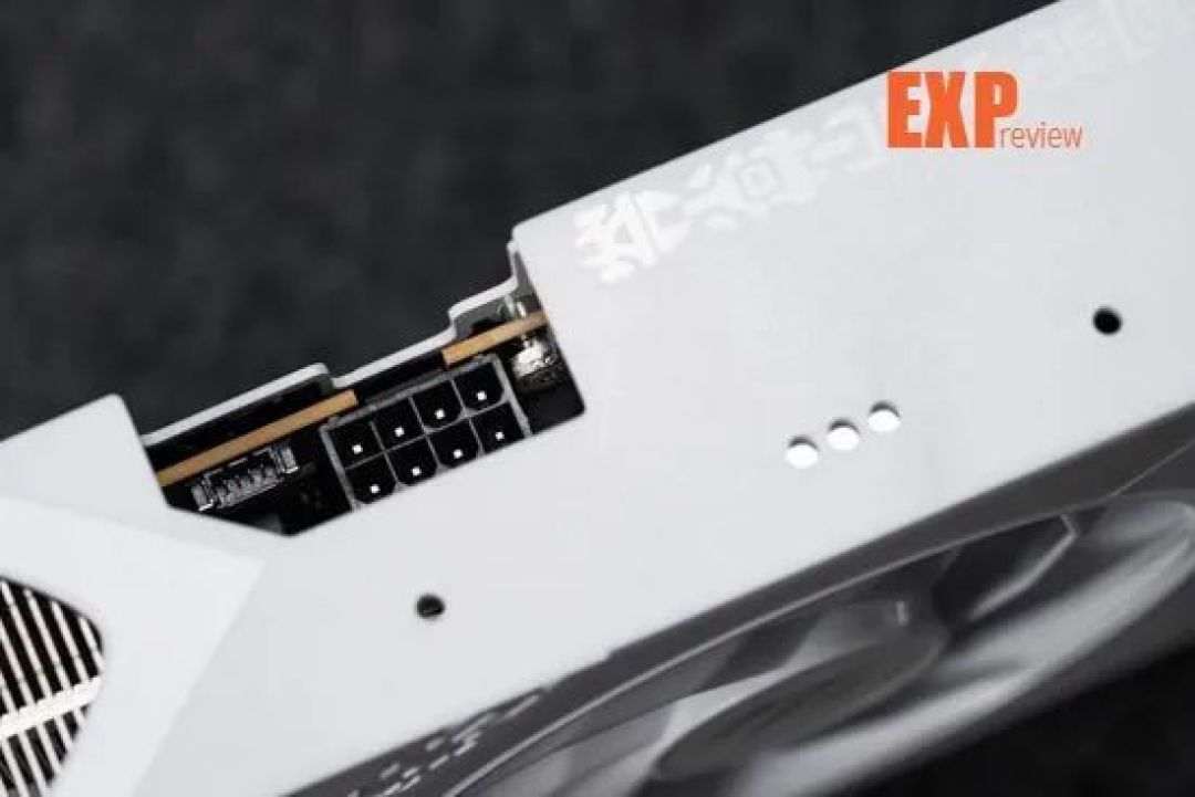 影驰 RTX 5060 圣刃 OC评测:纯白有实力的入门单机“利器”