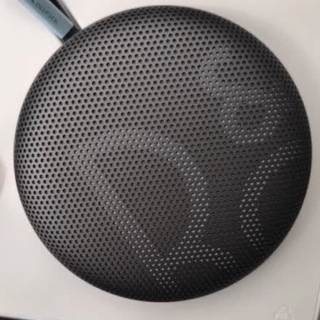 B&O BeoSound A1 二代：揣进口袋的 “行走的音乐厅”！