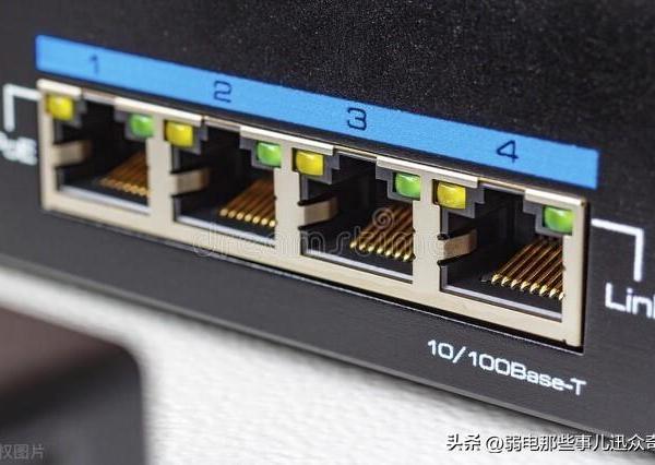 PoE 交换机与非 PoE 交换机的协同工作解析