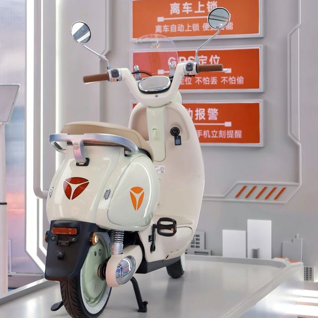 这辆「素面朝天」雅迪Q50的电动车，才是通勤真·王者
