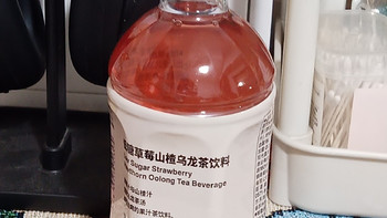 分享一下无印良品低糖草莓山楂乌龙茶饮料