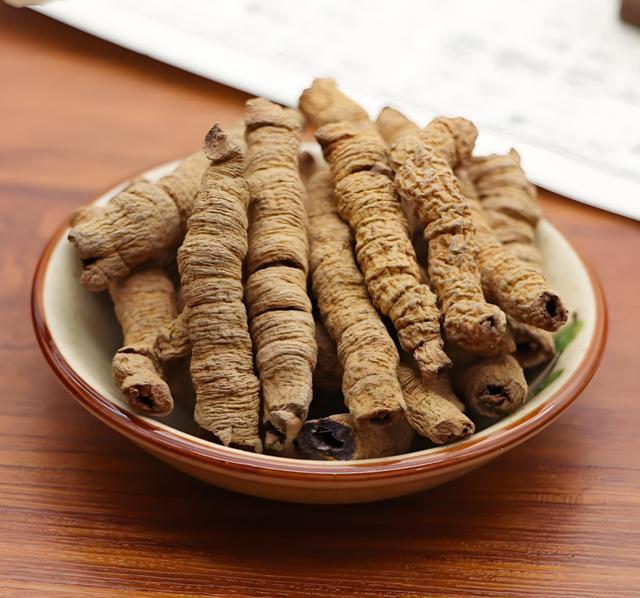 广东人都懂的 3 味煲汤神料，祛湿乌发强腰全靠它，家家必备