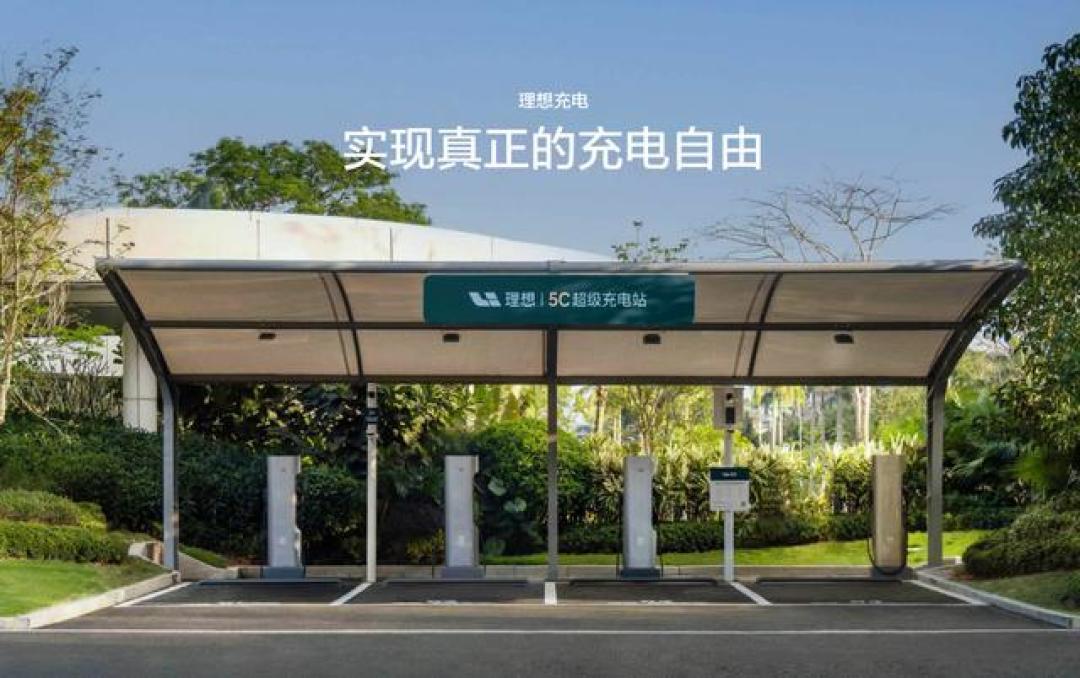 家庭与个性的双向奔赴 理想i8重新定义全能座驾