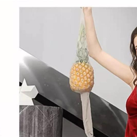 解锁夏日美腿密码，浪莎菠萝袜惊艳登场