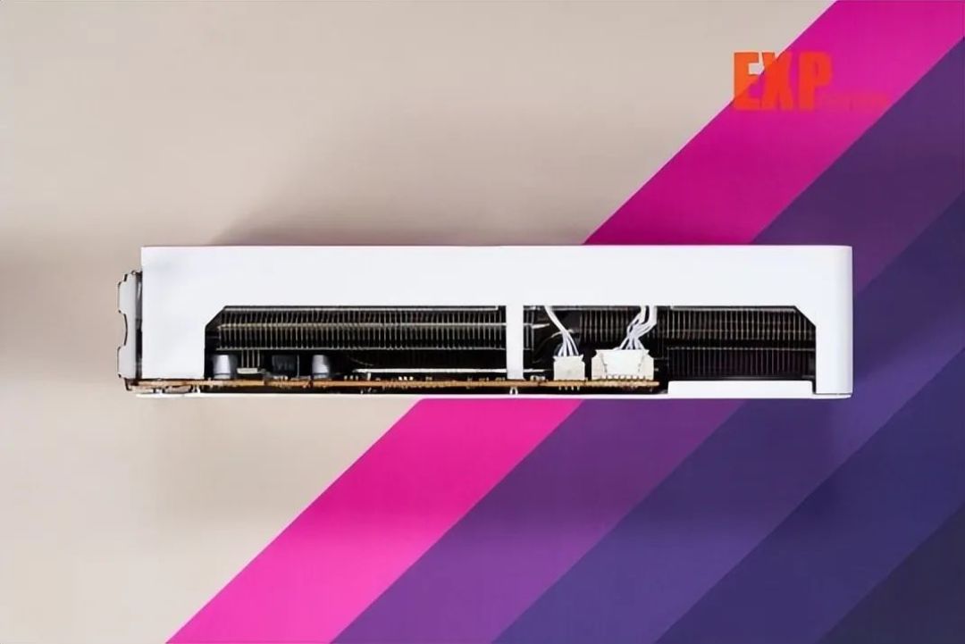 七彩虹iGame RTX 5060 Ultra W DUO OC显卡评测:精致有料的小“甜品”
