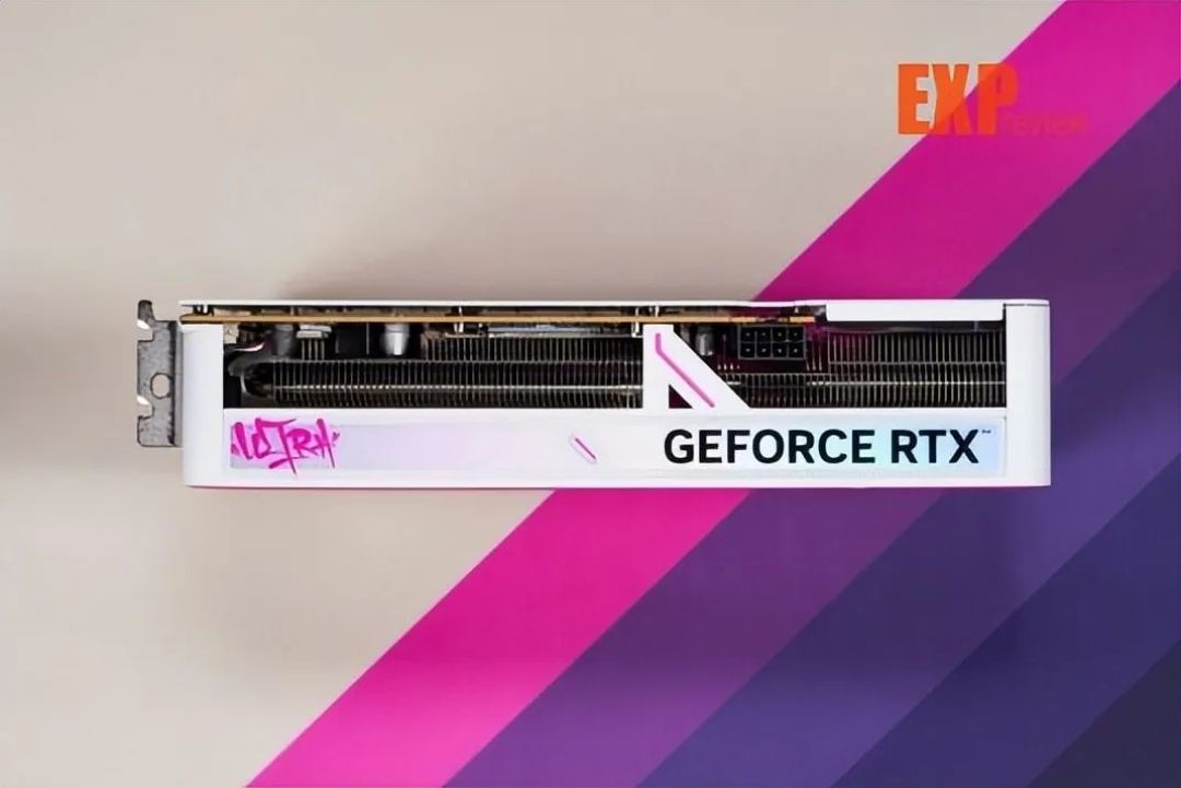 七彩虹iGame RTX 5060 Ultra W DUO OC显卡评测:精致有料的小“甜品”