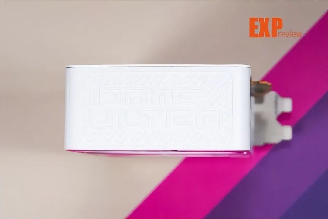 七彩虹iGame RTX 5060 Ultra W DUO OC显卡评测:精致有料的小“甜品”