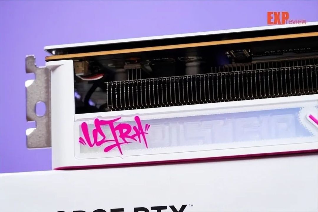 七彩虹iGame RTX 5060 Ultra W DUO OC显卡评测:精致有料的小“甜品”