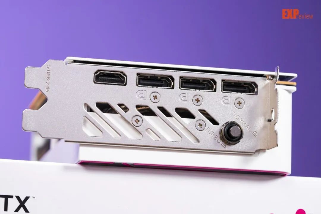 七彩虹iGame RTX 5060 Ultra W DUO OC显卡评测:精致有料的小“甜品”