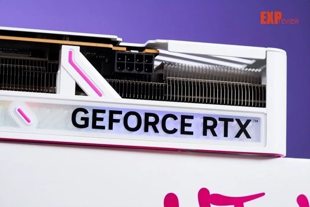 七彩虹iGame RTX 5060 Ultra W DUO OC显卡评测:精致有料的小“甜品”