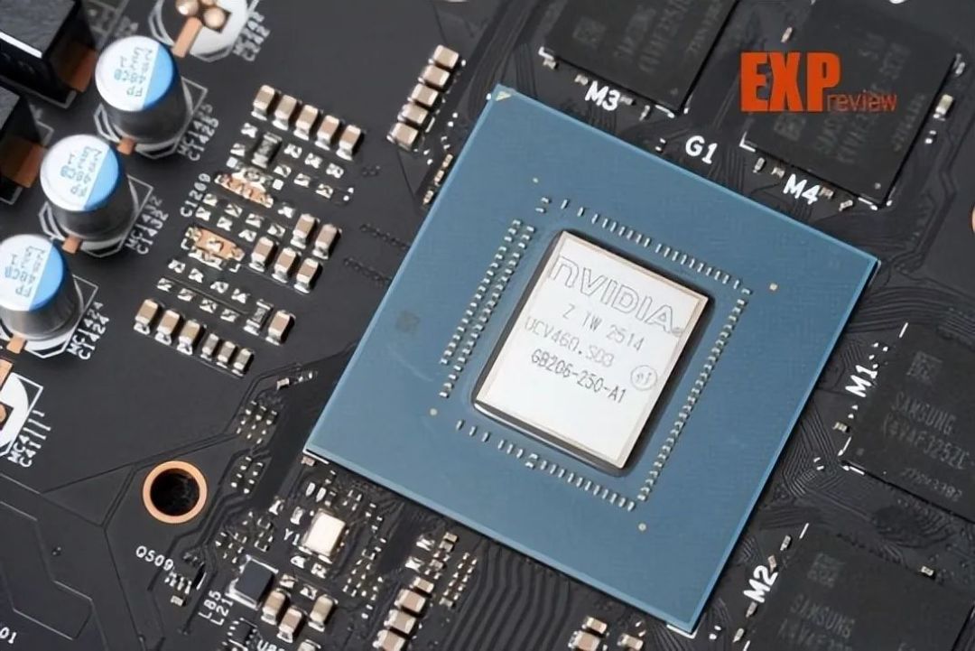 七彩虹iGame RTX 5060 Ultra W DUO OC显卡评测:精致有料的小“甜品”