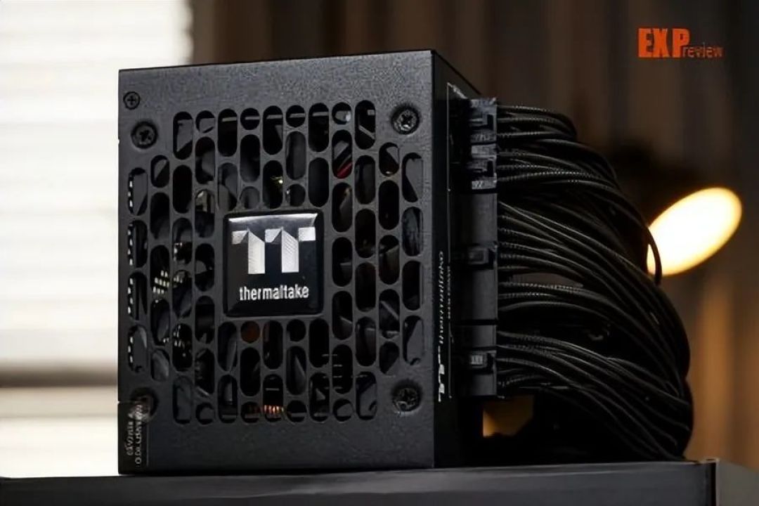 Tt 玲珑SFX 850W电源评测:高性能ITX平台的性价比之选