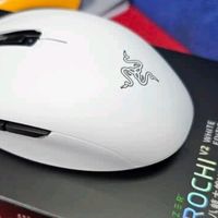 八岐大蛇V2：轻盈设计与精准操控