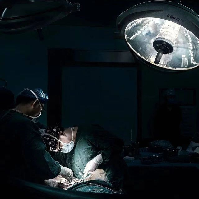 “黑科技”+1！看徐矿总医院的“智能机器人”如何手术→