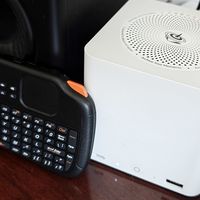 巴掌大小却能插六个固态硬盘的零刻ME mini，居然还能当NAS用