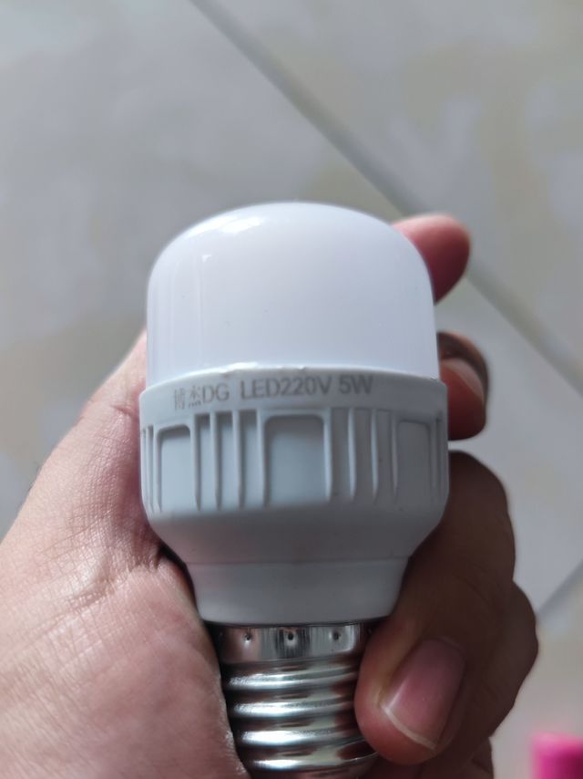 0.01元，实用型低价灯泡评测