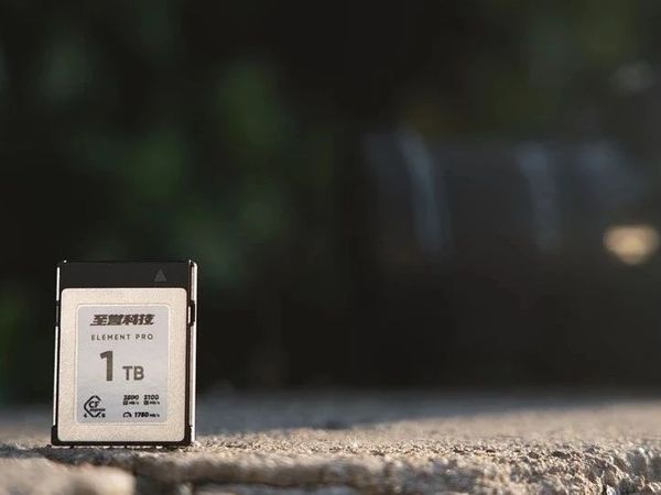 至誉 Element Pro CFexpress 4.0存储卡：高速性能带来的创作飞跃​