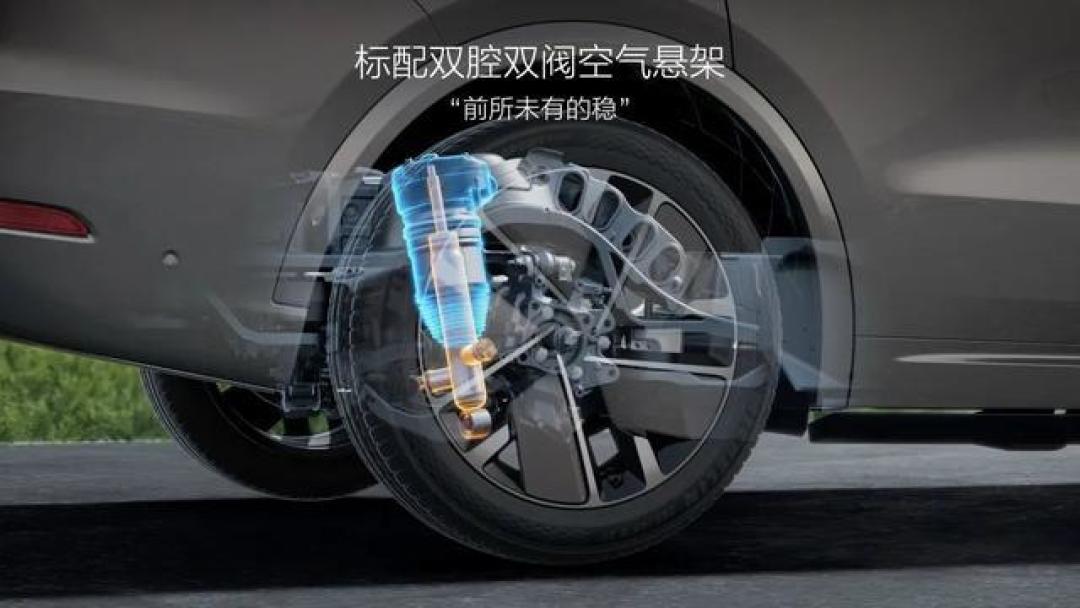 理想L系列焕新升级:智能驾驶进化+旗舰座舱重塑家庭出行体验