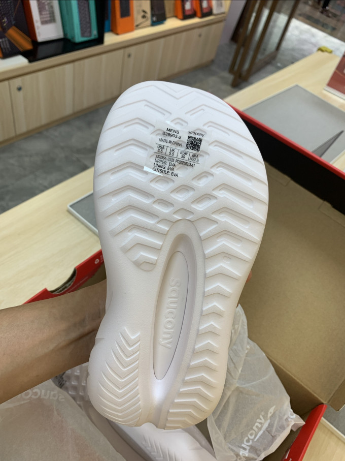 索康尼户外凉鞋