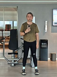 不管是日常出行还是跑步健身都有安德玛的陪伴