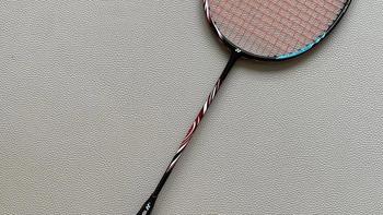 尤尼克斯天斧系列暴力美学全解析：科技革新与实战选购指南