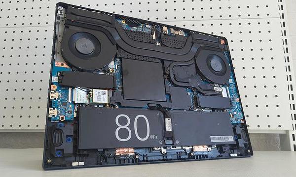 雷神猎刃S开箱 武装RTX5070Ti独显 尝鲜2025最新游戏本！