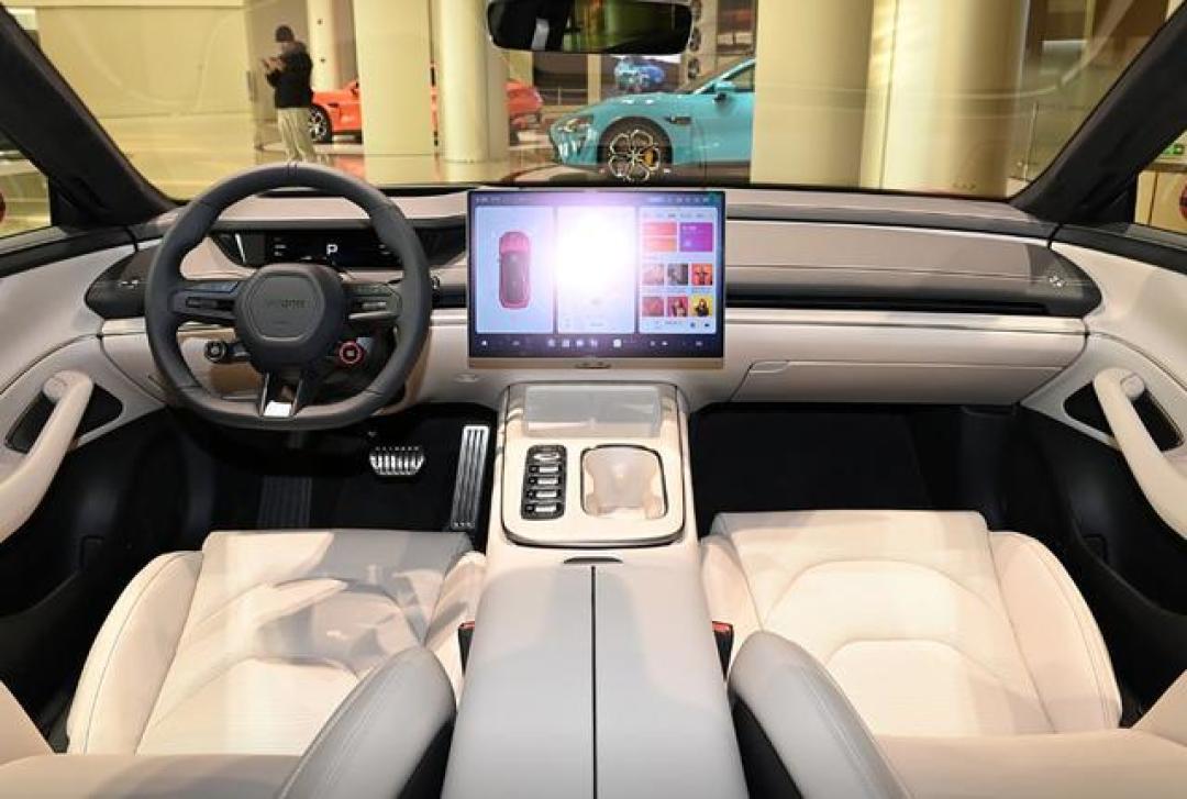 22万级纯电对决:小米SU7对比Model3实测续航性能智驾谁更强