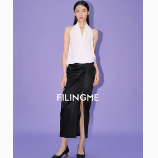 FILINGME菲埃琳旗舰店：夏季醋酸挂脖露背上衣，演绎时尚经典