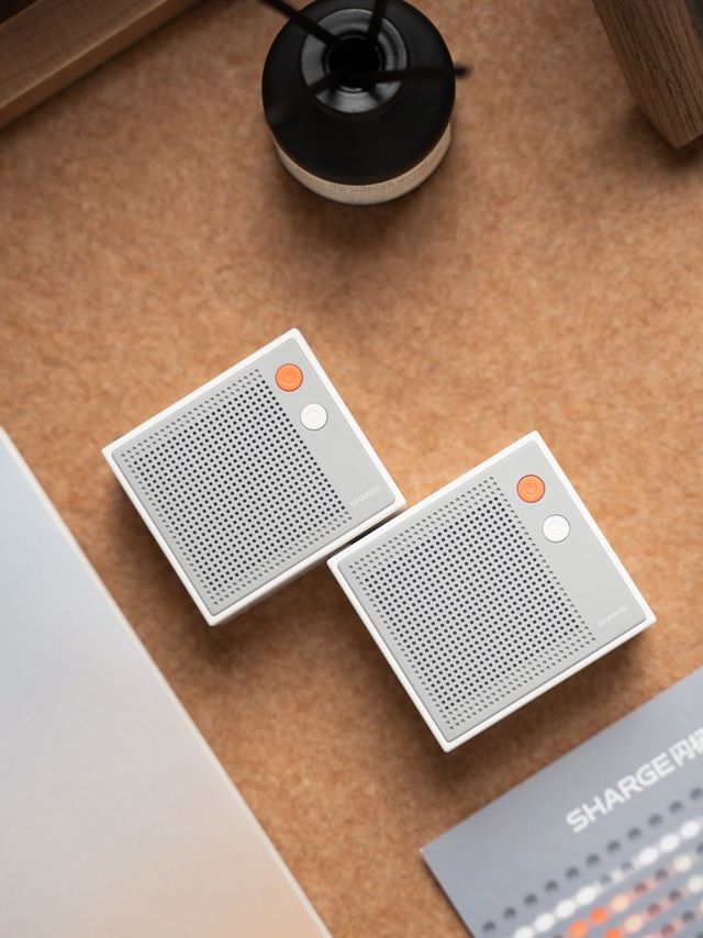 闪极点阵屏充电器，有点意思