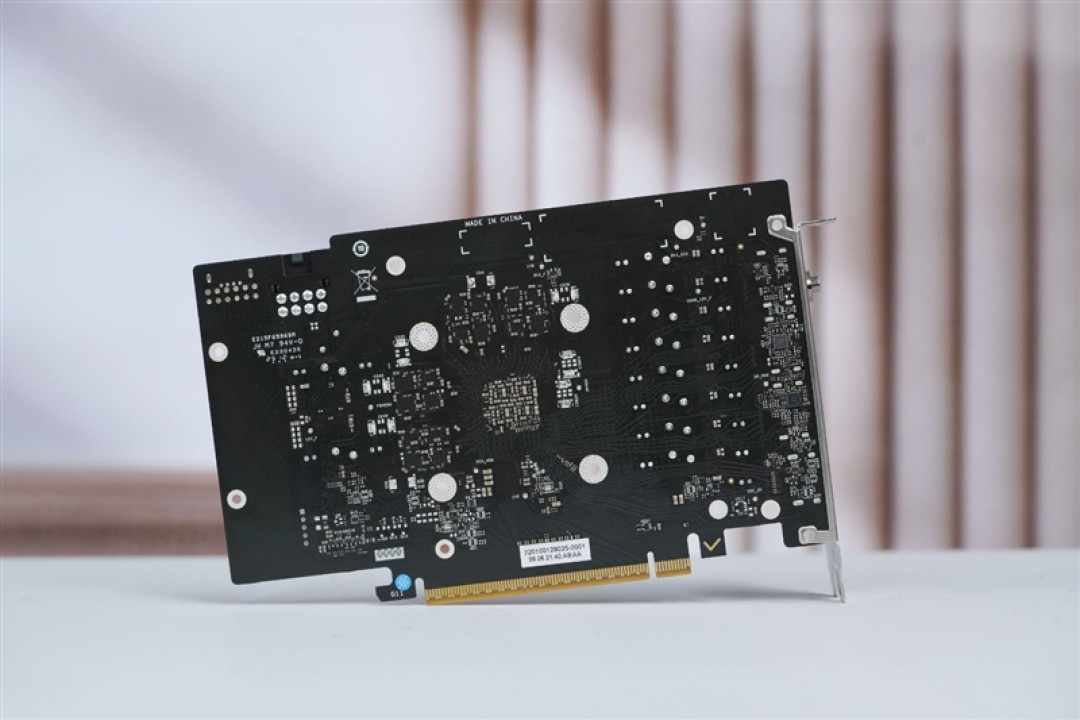 七彩虹iGame RTX 5060 Advanced OC评测：极限释放170W功率 性能表现超RTX 4060 Ti