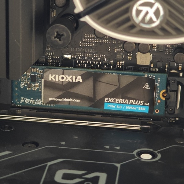 PCIe5.0+4.0 VD10固态硬盘、红点大奖XD20移动固态硬盘限时抢购！