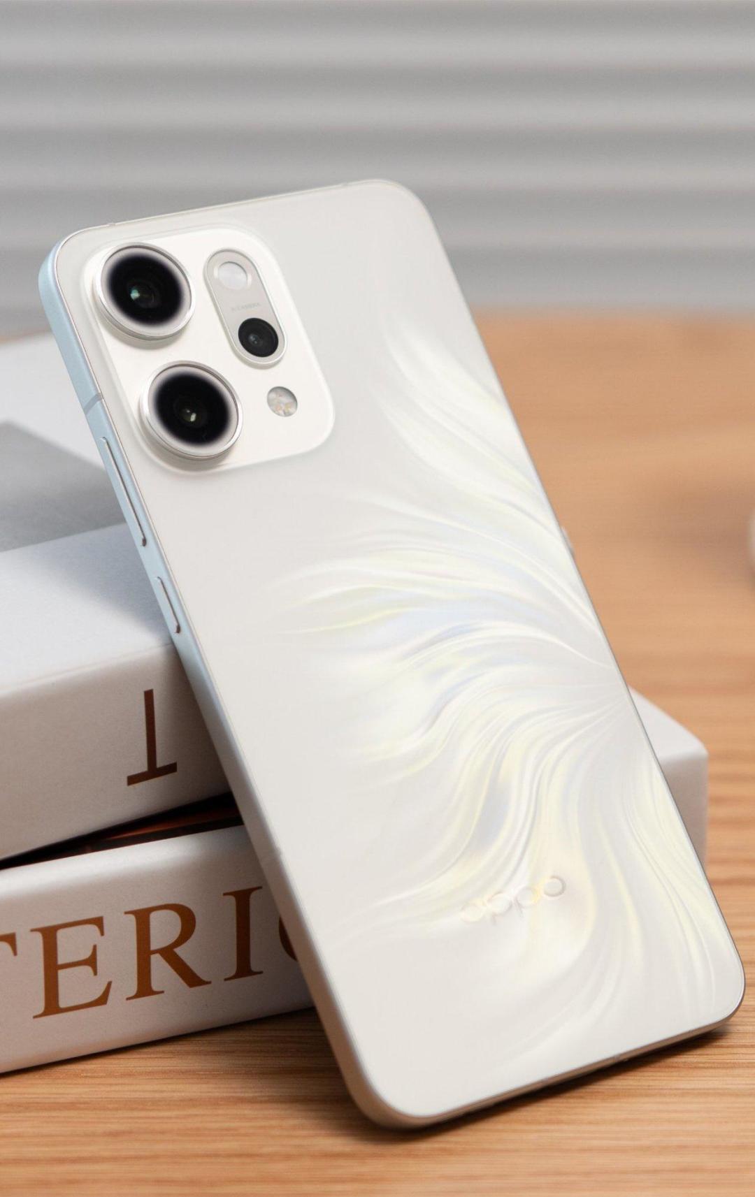 OPPO Reno14 Pro深度评测：超轻薄直屏旗舰，影像直播双突破，天玑8450性能实测