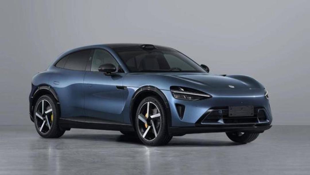 小米YU7实车全面解析:3秒破百+超800km续航硬刚Model Y,智能生态与产能挑战并存