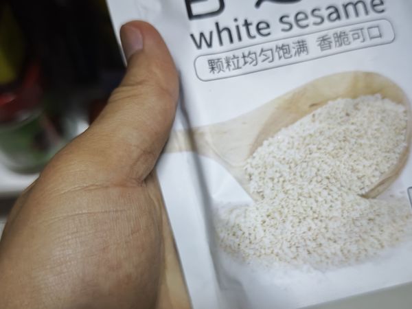 白芝麻用处还挺多的，做烘焙，中餐，炒菜都用的上