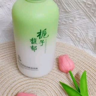 800ml滋养保湿除螨祛痘沐浴乳：男女士皆宜的留香之选