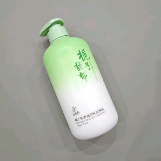 800ml滋养保湿除螨祛痘沐浴乳：男女士皆宜的留香之选