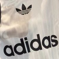 Adidas originals正肩 T 恤，美式复古风范儿
