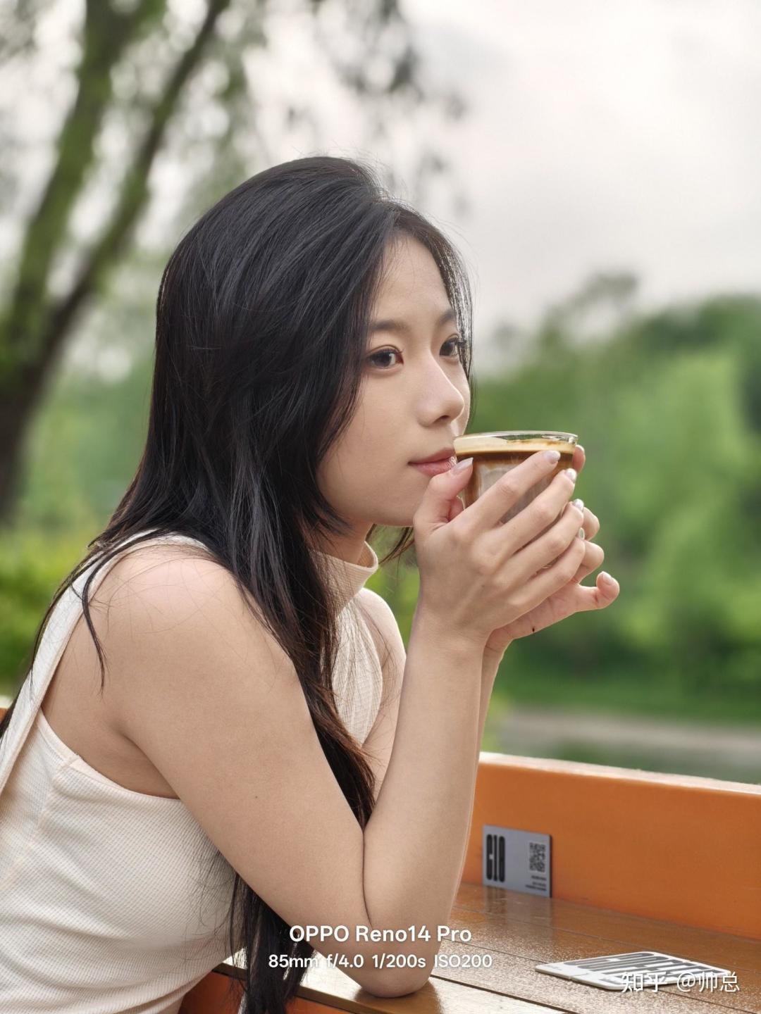 OPPO Reno14 Pro人鱼姬评测：流光幻影工艺解锁深海美学，动态影像革新定义轻旗舰新标杆