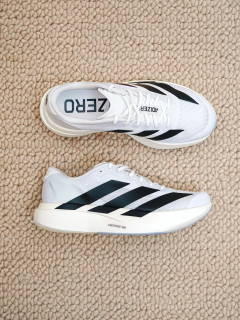 adidas Adizero Evo SL，透气轻盈跑鞋