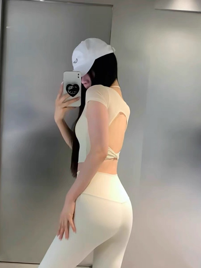 瑜伽服