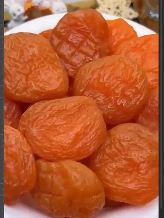 现在我们家一致认为薅到了新疆红杏干的大羊毛,本来都不想发这个视频的,因为实在没佣金,就当粉丝福利了老断货,趁现在有货赶紧冲#果脯 #红杏干 #果干