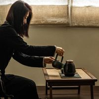 广州小哥晒57㎡家，坚持全屋做满柜子，不买床，实用性超强又美观