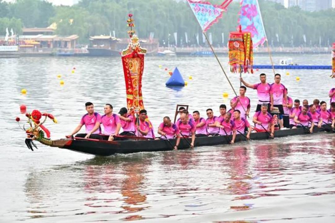 大运河上岭南龙舟漂移竞速 全国32队激浪端午嘉年华